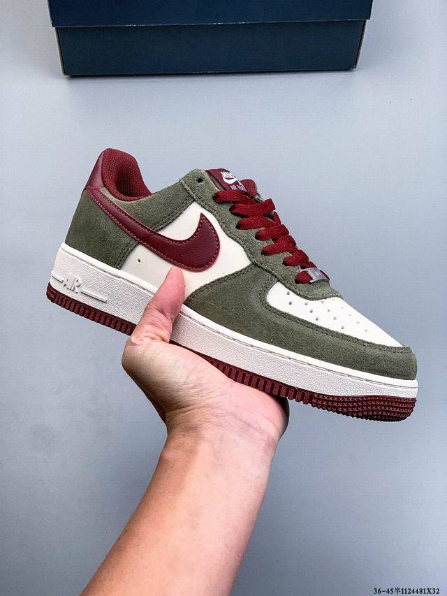 Original last data paper version, made with a hard, high-quality leather upper,