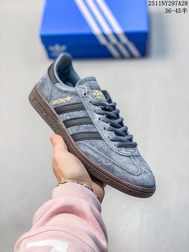 Authentic label with half sizes: Adidas Handball Spezial Trefoil retro casual s