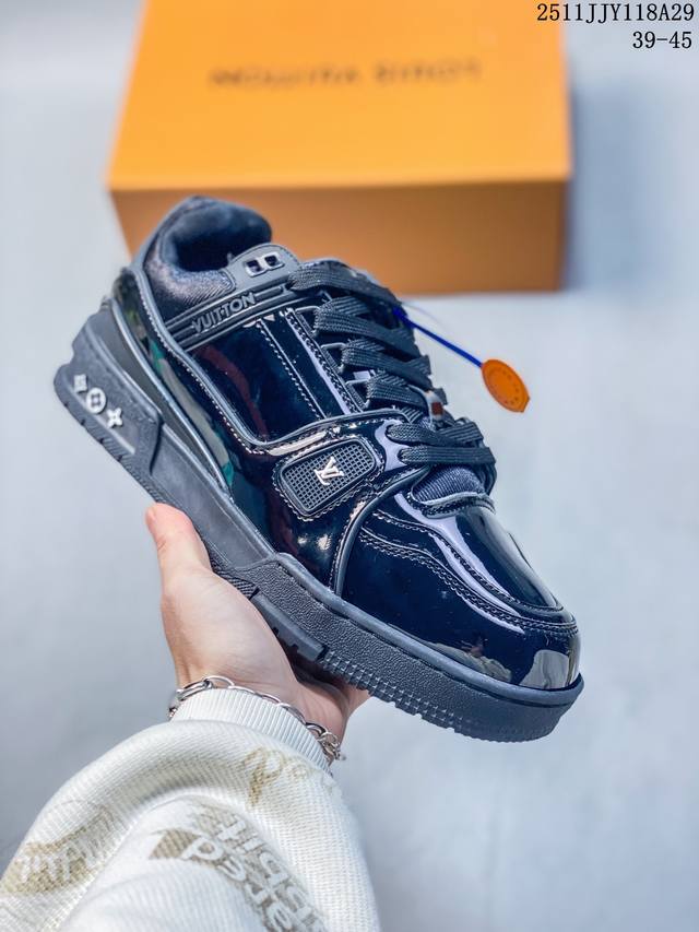 Louis Vuitton Remarque Low, made in Guangdong, features a leather upper, a full