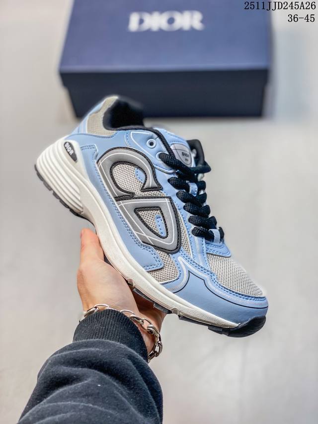 Dior 22Ss B30 sneakers, crafted with modern lines and technical fabrics for a dy