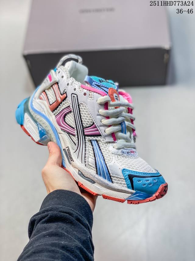 Company-grade original, consistent accessories, dust bag and included shoelaces