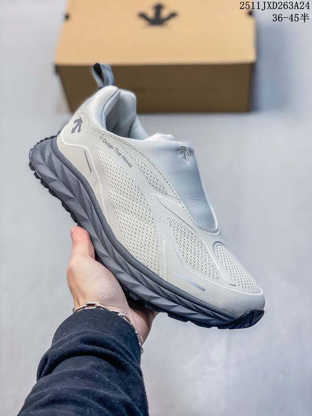 Descente Terrain D Comfortable, Non-slip, Wear-resistant Low-top Casual Shoes fo