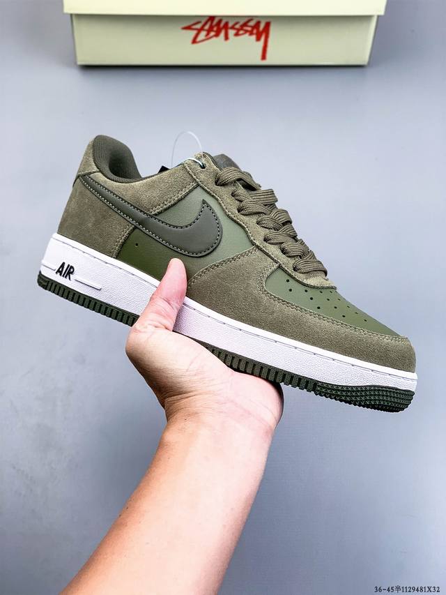 Original last data paper version, made with a hard, high-quality leather upper,