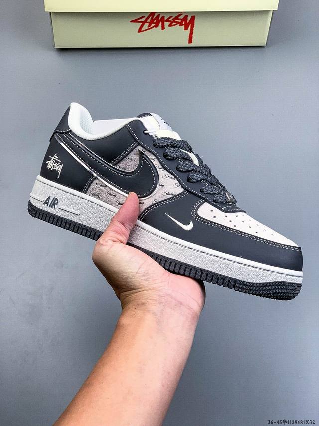 Original last data paper version, featuring a high-quality, durable leather upp