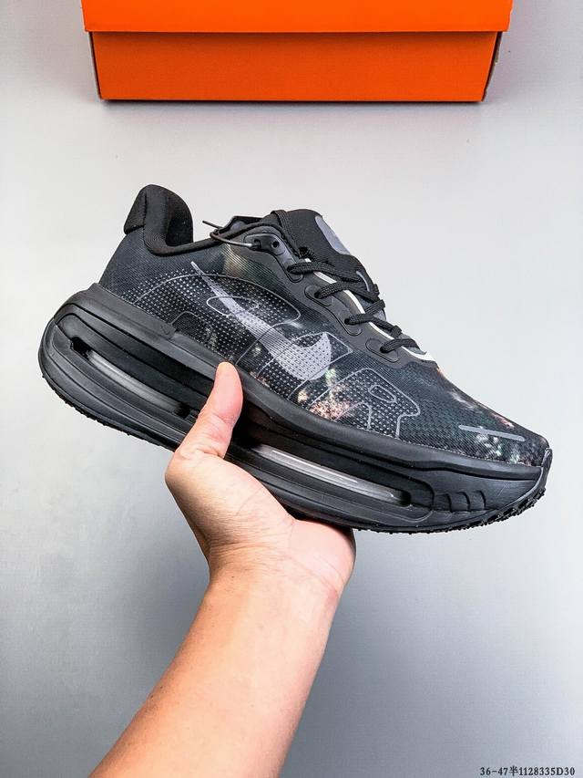 Company Grade! Nike Vomero Premium, Nike's top-of-the-line running shoe for the