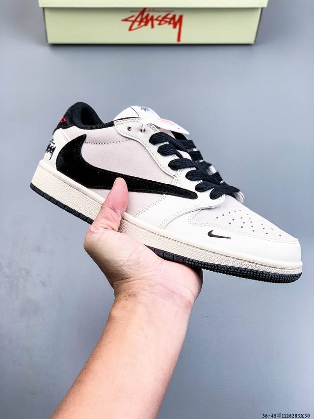 Nike Air Jordan 1 Low AJ1, a trendy and casual sneaker. Perfectly tailored AJ1