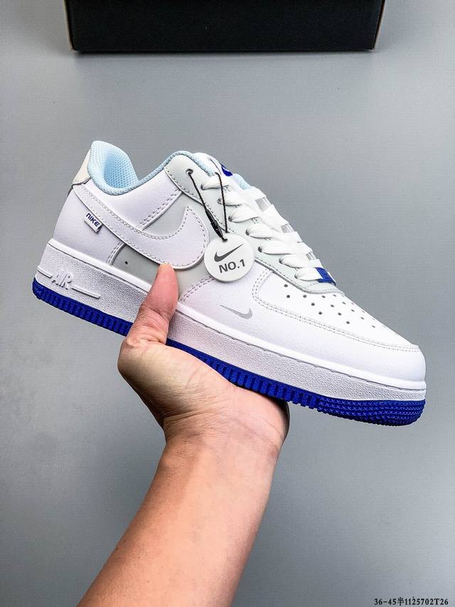 Original last data paper version, made with a hard, high-quality leather upper,