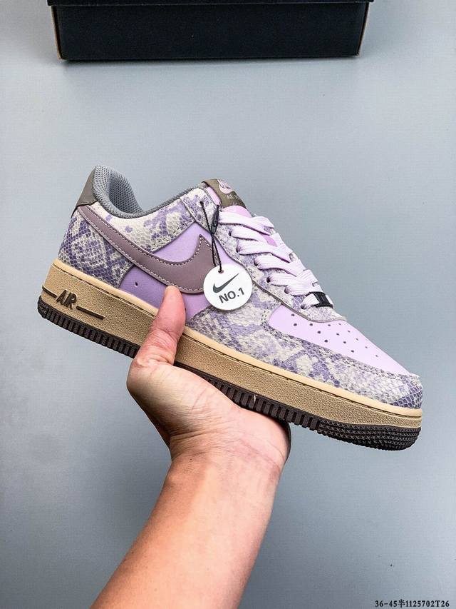 Original last data paper version, featuring a high-quality, durable leather upp