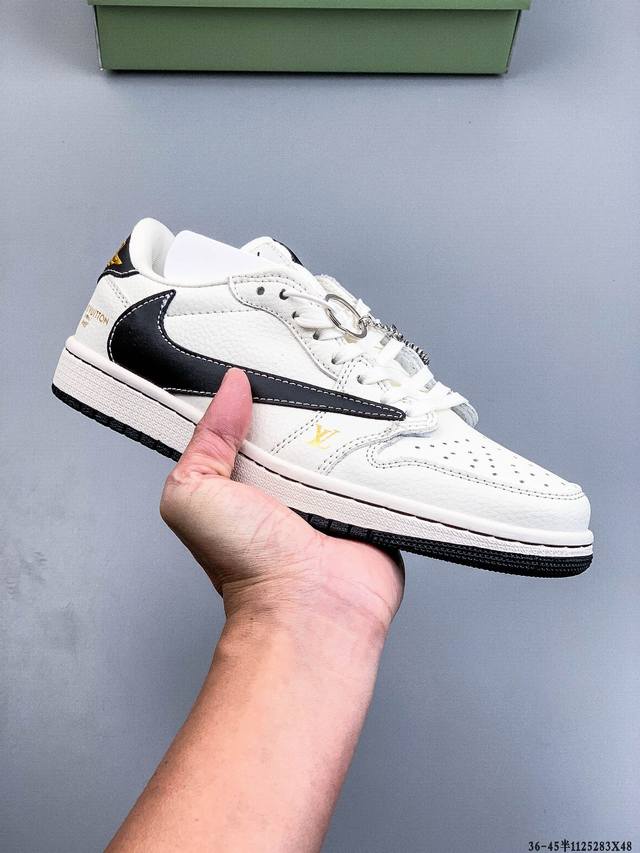 Nike Air Jordan 1 Low AJ1, a trendy and casual sneaker. Perfectly tailored AJ1