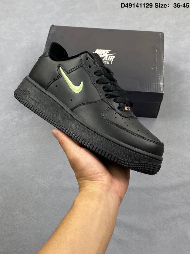 Authentic Label: Nike Air Force 1 '07 Low-Top Versatile Casual Sneakers. Soft, r