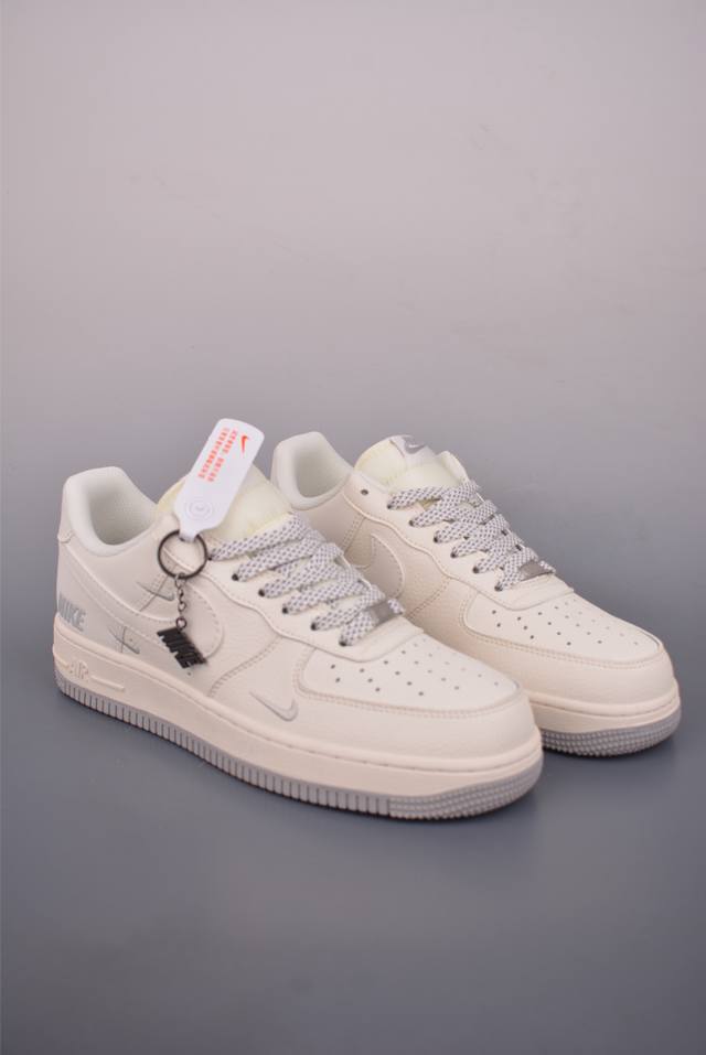 Nike Air Force 1 Low Off-White/Grey Authentic Air Force 1 design, made with ori