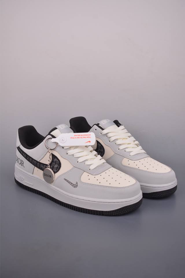 Nike Air Force 1 Low Dior Collaboration Authentic Air Force fit, made with origi