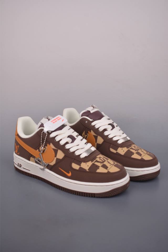 Nike Air Force 1 Low Lv Collaboration Authentic Air Force fit, made with origin