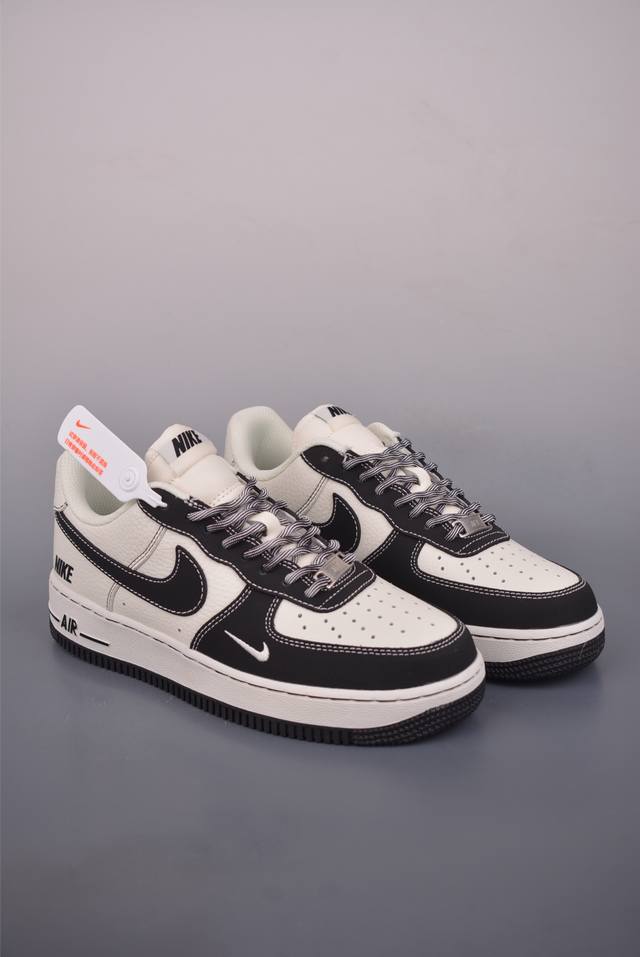 Nike Air Force 1 Low Un Collaboration Authentic Air Force 1 silhouette made with