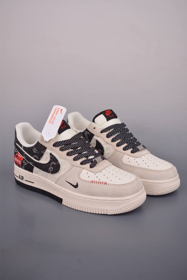 Nike Air Force 1 Low Levi's Collaboration Authentic Air Force fit, made with ori
