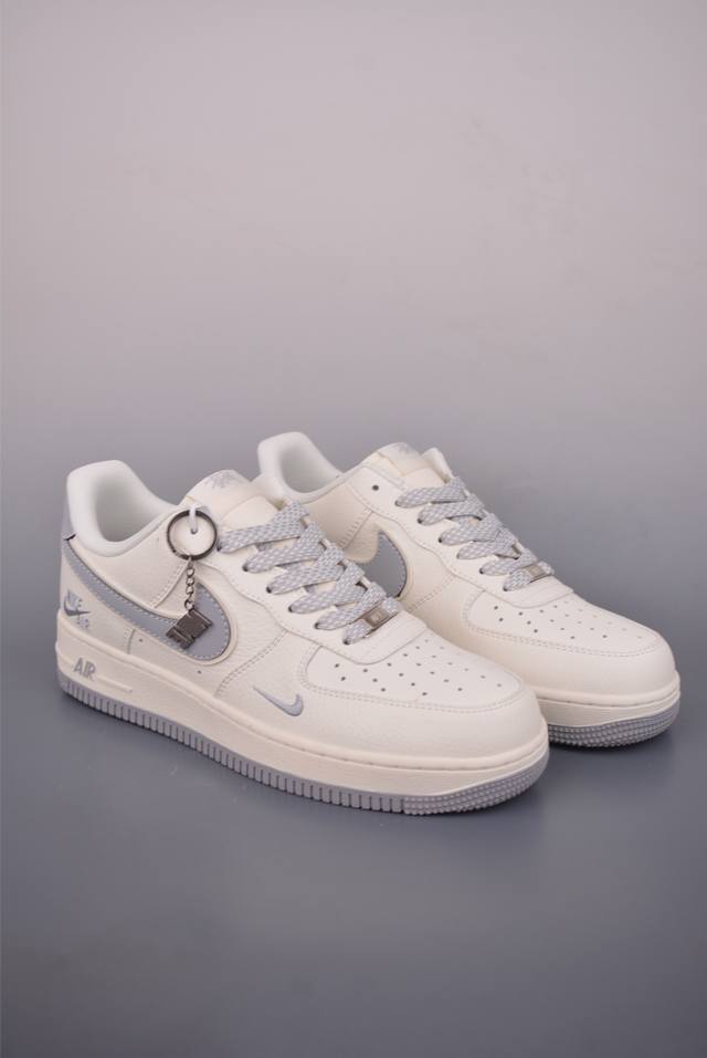Nike Air Force 1 Low Off-White/Grey Authentic Air Force 1 silhouette made with
