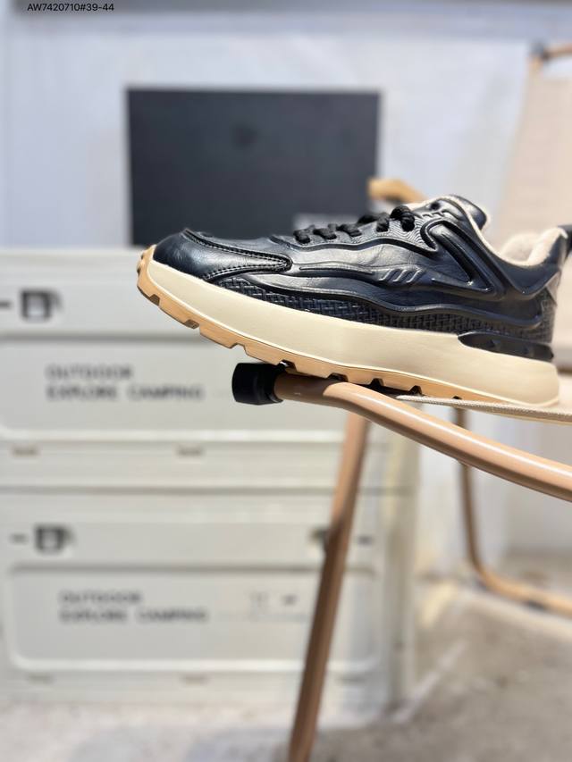 Fur-lined version# Ecco men's shoes are lightweight, breathable, comfortable, du