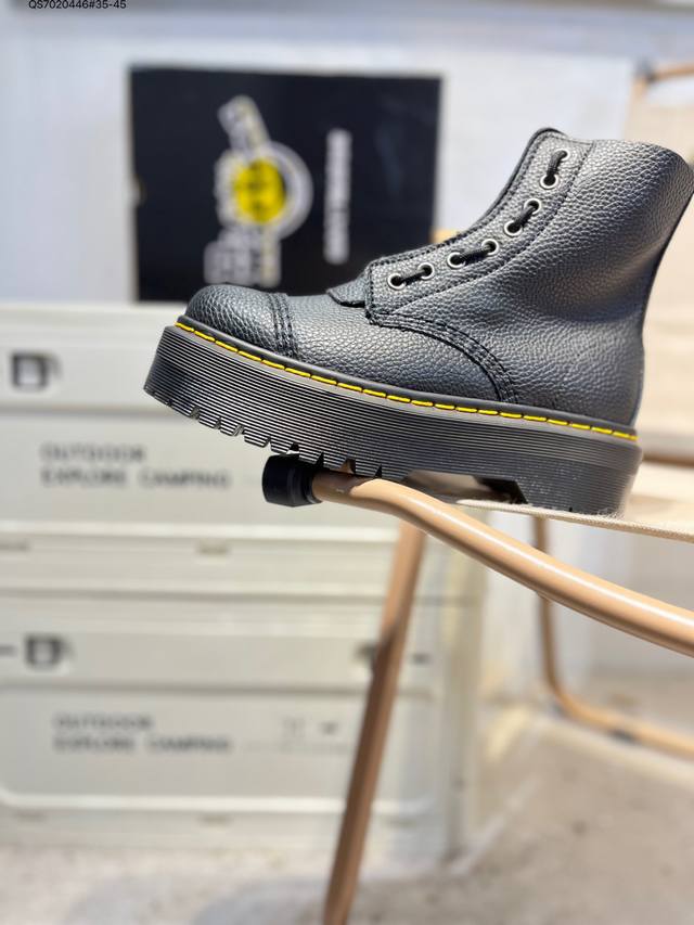 Dr. Martens 1460 Series Thick-soled, full motorcycle stitching, made with origin