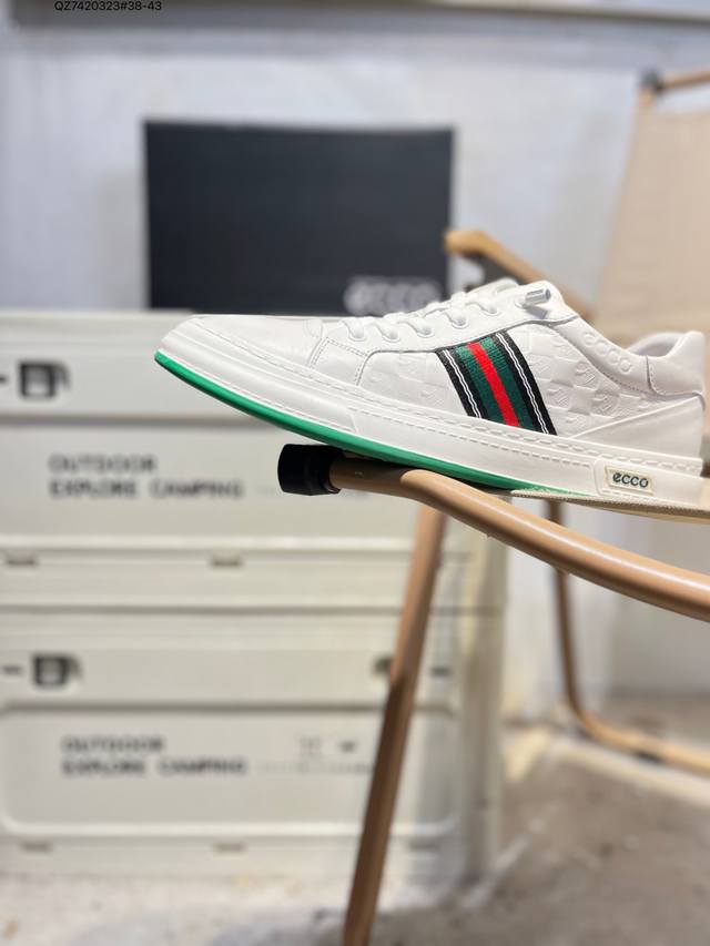 Gucci leather round toe lace-up platform low-top sneakers, stylish color-blocked