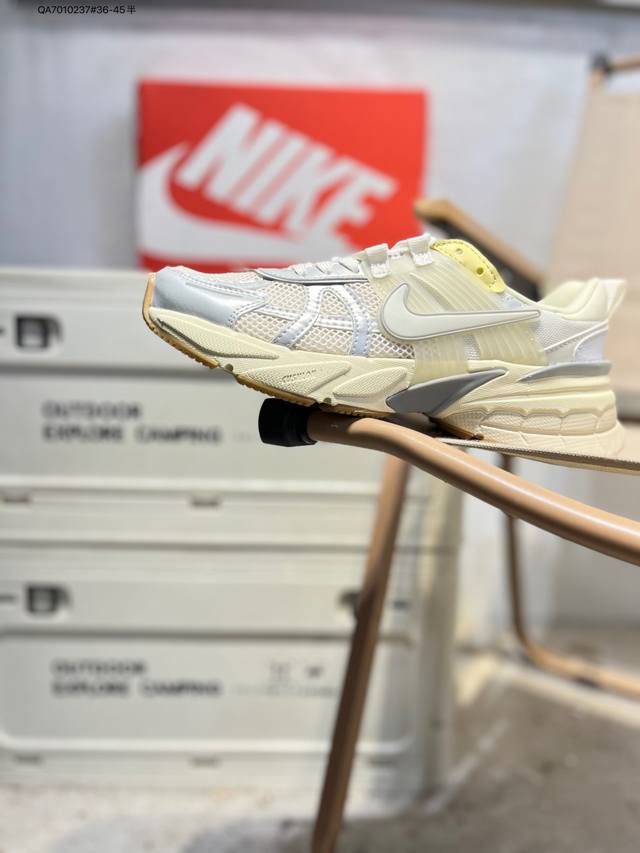 Nk V2K Runtekk Shock-absorbing, anti-slip, low-top retro dad shoe running shoe.