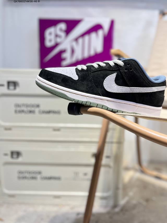 Nike SB Dunk Low, Highly Recommended New Colorway from Major Factory. Made with