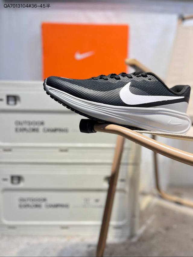 Nk Revolution 8 London 8th Generation Ultralight Mesh Running Shoes combine a sw