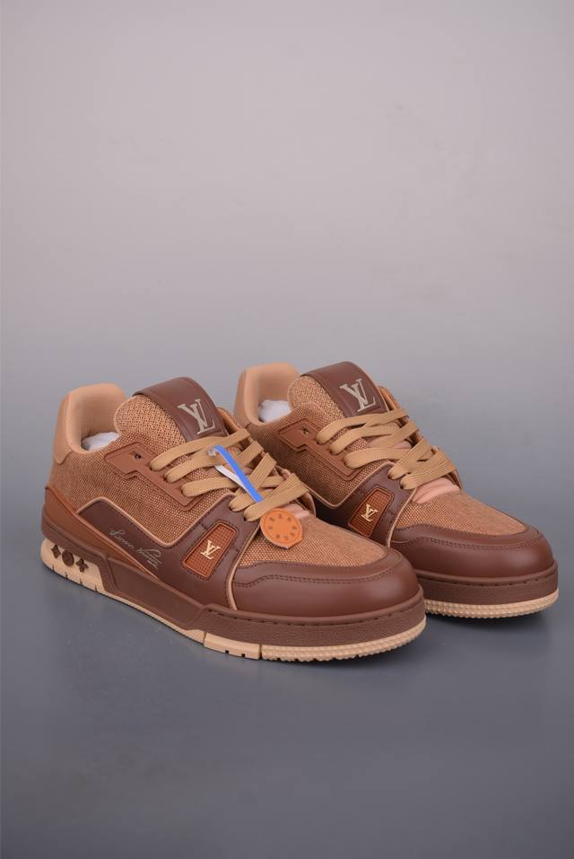 Louis Vuitton Trainer Velcro Outsole Original perfect last, produced by a large