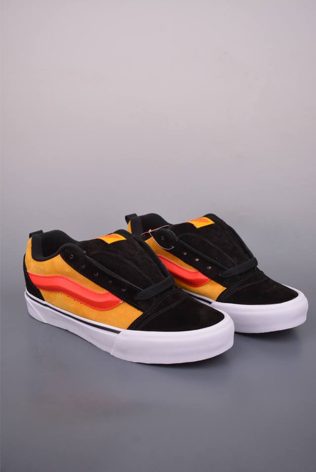 Vans Knu Skool