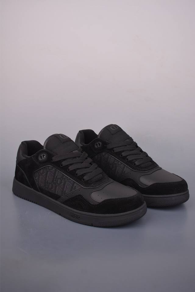Dior B27 Casual Sneakers Continuing the classic Dior B27 style, this new additi