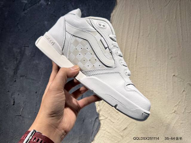 Company-grade vulcanized Vans Skate Rowan Pro black and white classic versatile