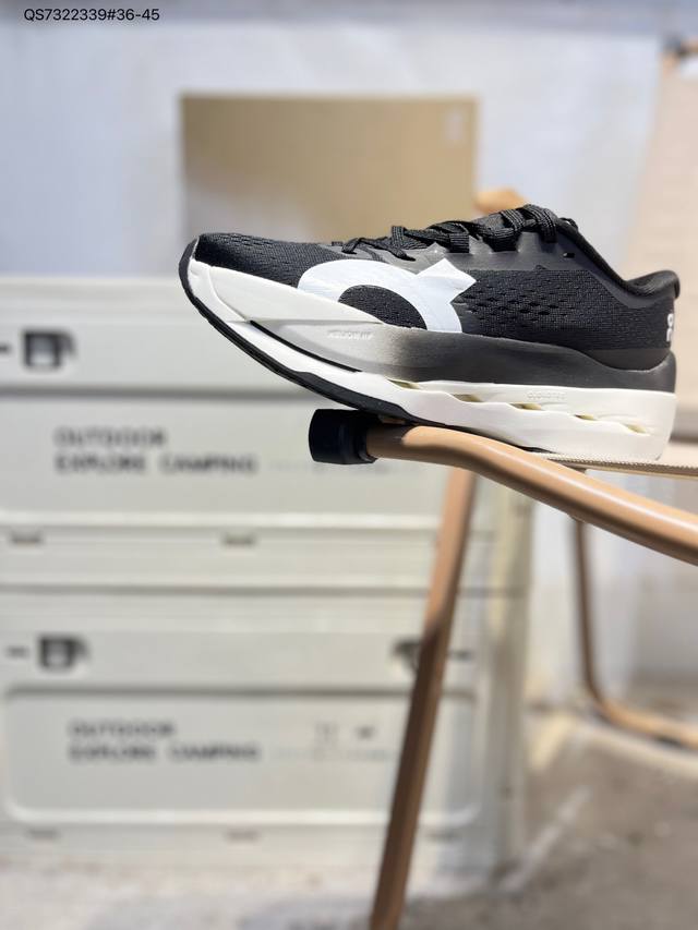 On Cloudtilt Moon Lightweight Sports and Casual Shoes Very comfortable on the fe