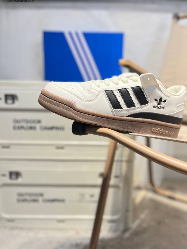 Adidas Forum 84 Low Shoes from the Rome series. These classic Forum sneakers fea