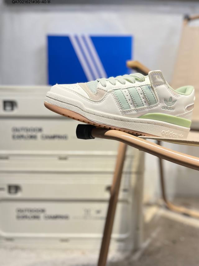 Adidas Forum 84 Low Shoes from the Rome series. These classic Forum sneakers fea