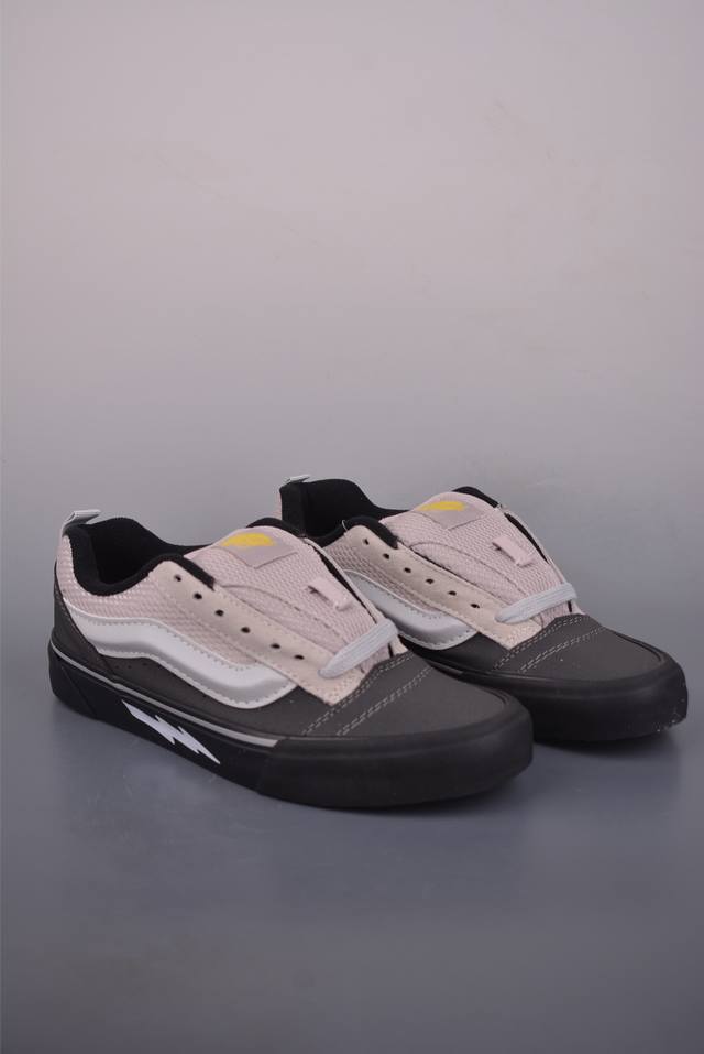 Vans Knu Skool Black/Grey Lightning Bread Shoes Classic black and grey main colo