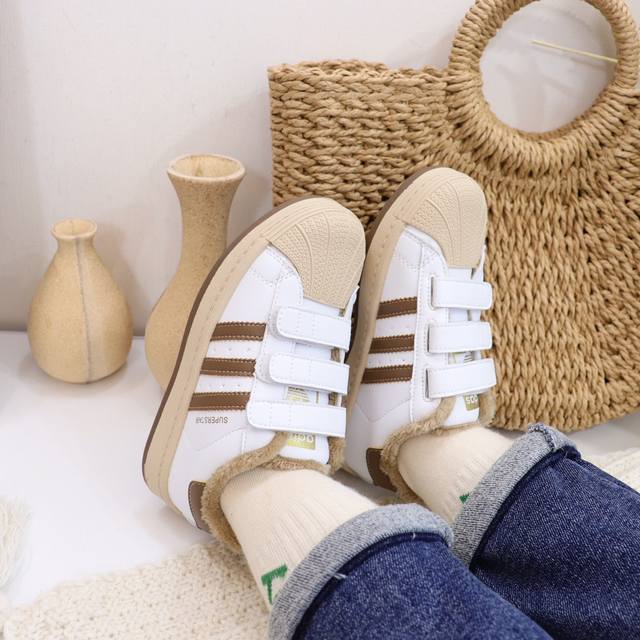 On-foot photos Fleece-lined Ad Velcro sneakers DDD