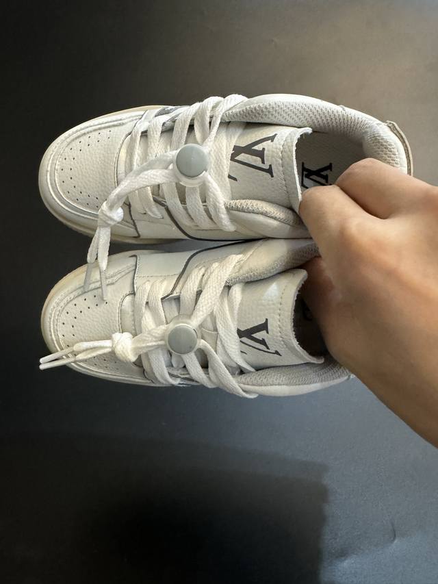 Lv New Fashionable Shoelace Buckle Children's Sneakers Size: 26-37 Classic Brand