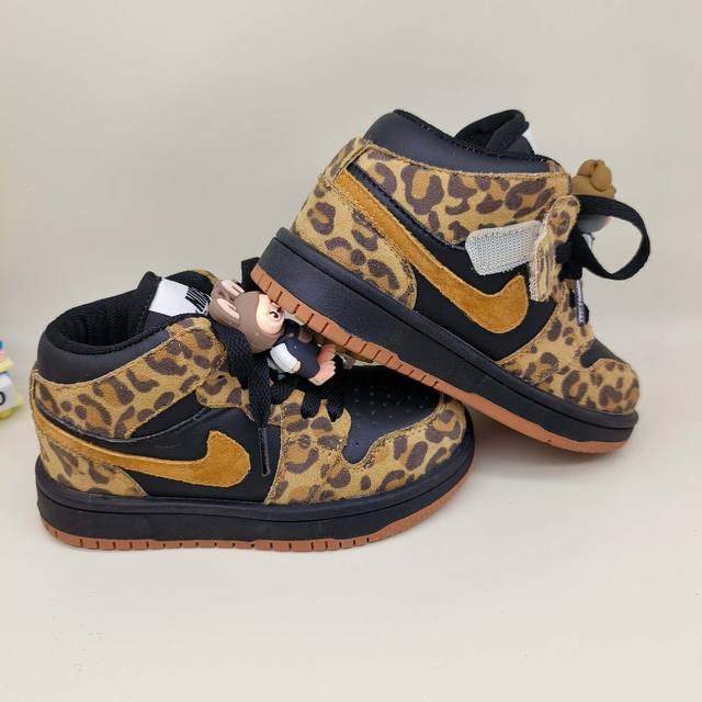 Joe Ichi Mid-Range Collaboration Velcro Kids Basketball Shoes Size: 26-37 Class