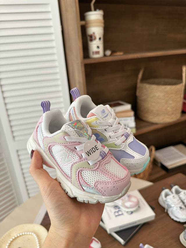 Details in a Nine-Square Grid So many details are truly impressive, the workmans