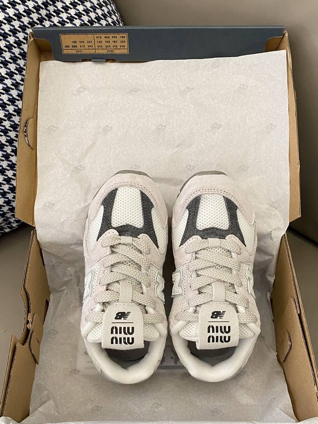 Original Image Straight From N-sign shoes, a classic and versatile style. Every