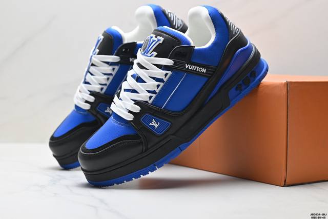 Company-grade Louis Vuitton Trainer Sneaker Low. A versatile and comfortable sne