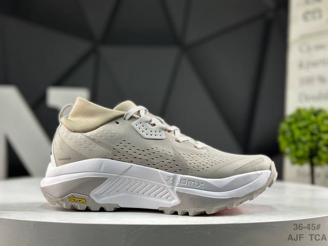 Nike Acg Zegama Trail 6 Lunar Running Shoes These breathable mesh running shoes