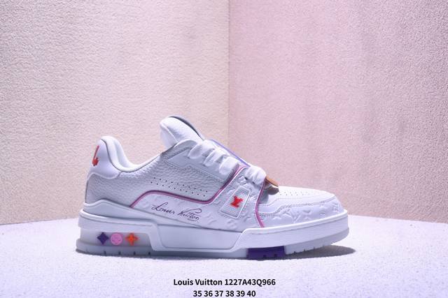 Company-grade Louis Vuitton Trainer Sneaker Low, Brand New LV, Louis Vuitton Cas