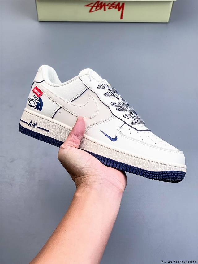 Original last data paper version, made with a hard, high-quality leather upper,