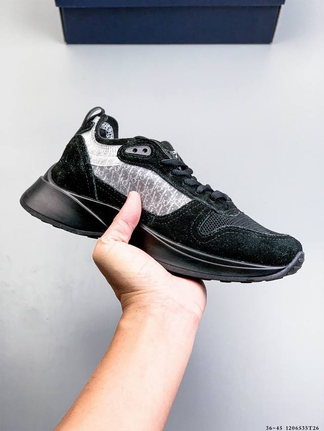 Dior B30 Retro-Style Breathable Versatile Casual Shoes The B30 uses a combinatio