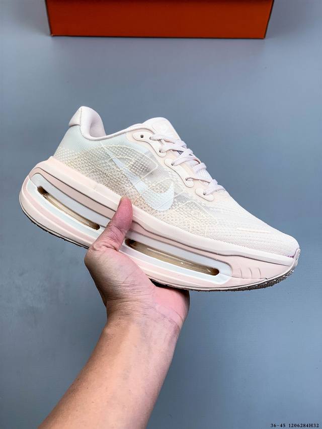 Company Grade! Nike Vomero Premium, Nike's top-of-the-line running shoe for the