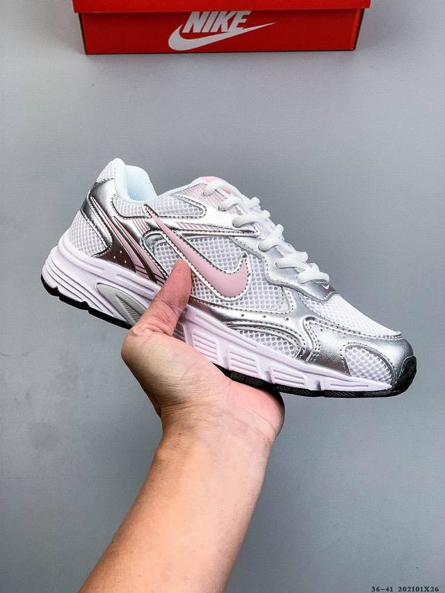 Nike Zoom Vomero 20 A versatile, platform, low-top casual shoe. Product code: H