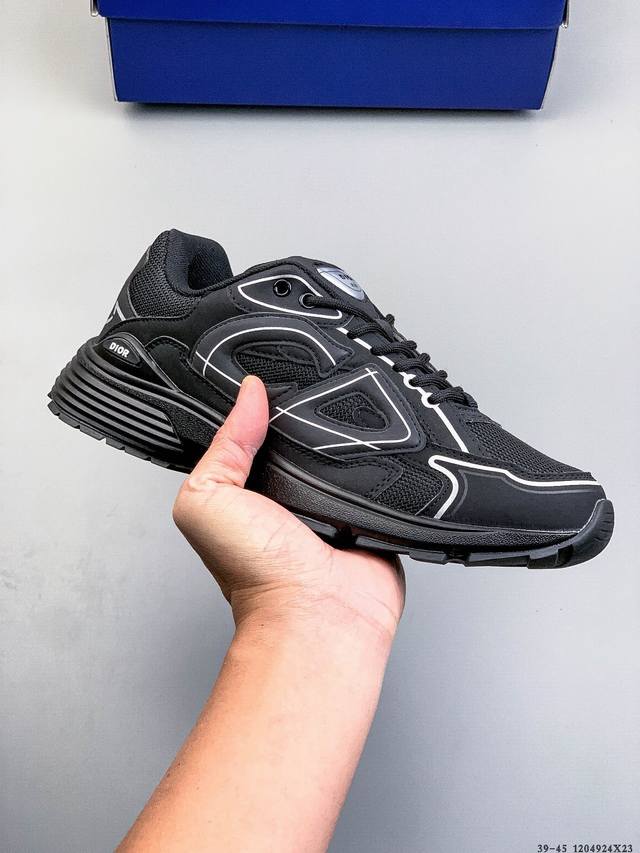 Dior B30 Retro-Style Breathable Versatile Casual Shoes The B30 uses a combinatio