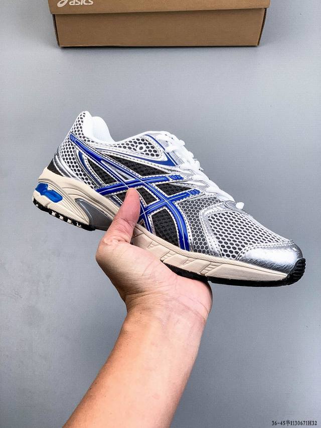 Featuring an eco-friendly space-age synthetic leather upper combined with breat