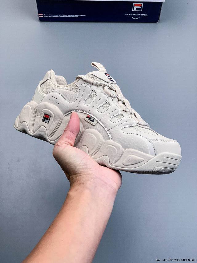 Gao Yuanyuan's favorite Fila Croissant Shoes ( ) These legendary croissant shoe