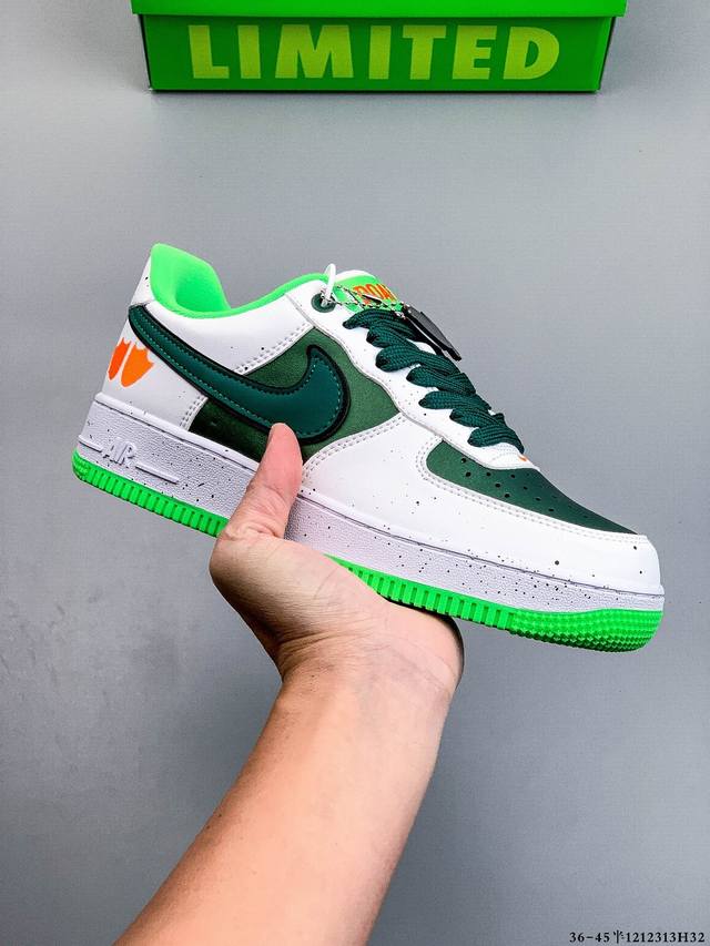 Original last data paper version, made with a hard, high-quality leather upper,